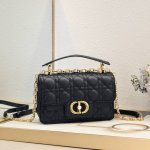 Large size chain bag with box embroidery model 3369 This Dior Jolie handbag is a