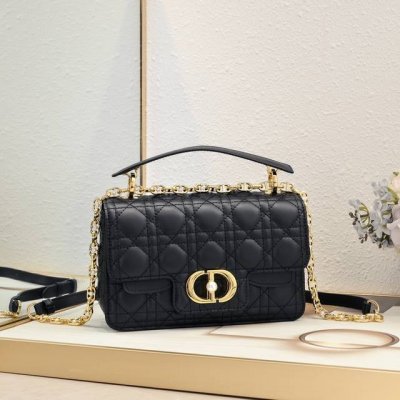 Large size chain bag with box embroidery model 3369 This Dior Jolie handbag is a
