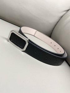 Gg Gucci 3.5cm wide imported cowhide hot-embossed belt with exquisite hardware.