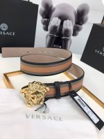 This leather belt features the iconic Versace Medusa head buckle, a signature b