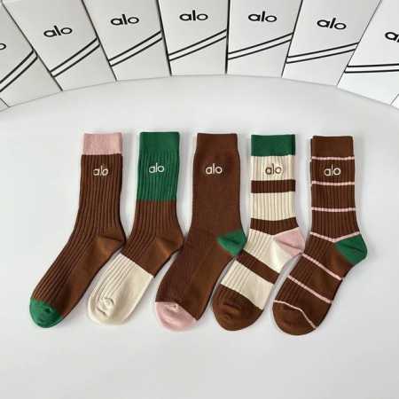 Special packaging for boutique items! Alo New Double-Needle Embroidery Mid-Lengt - Click Image to Close