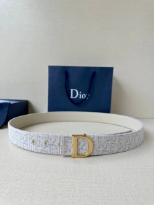 Width 3.5cm This 35mm reversible belt combines elegance with modern style. One s
