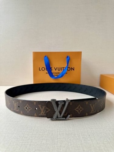 4.0 Wide Lv Initiales Studs Reversible Belt Seamlessly Blends The House Dna With