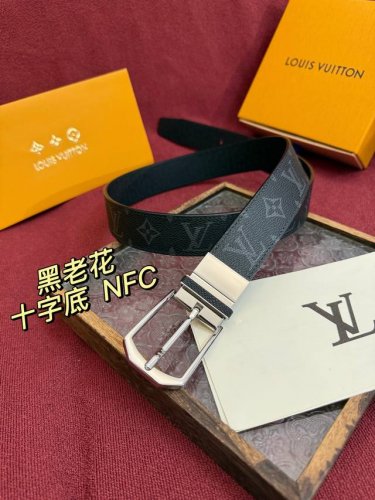 Lv 3.5 belt, a Slender reversible belt with sleek lines, a modern style, and unp