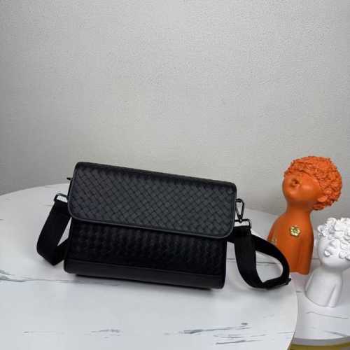 Bv's latest men's shoulder bag, original quality, made with premium waxed cowhid