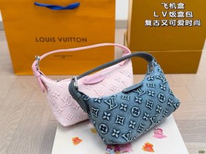 Airplane box Lv lunch box bag Retro and cute, simply amazing The casual and fash