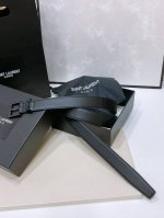 Yang Shulin Salnt.Laurent.Paris. Le Cassandre plain cowhide leather belt. This b