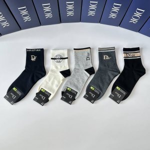Special Packaging Dior New Classic Mid-Length Socks! Five pairs per box, same st