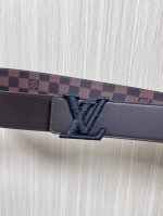 New seasonal style, 4.0mm wide brown checkered pattern, made of imported calfsk