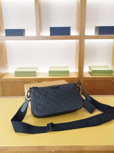 Lv Louis Vuitton official website synchronized high version crossbody shoulder b