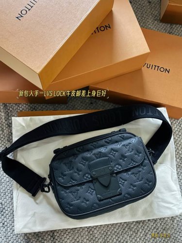 Cowhide leather with box Size: 24*19Cm L's S-Lock messenger bag, Really cool Bl