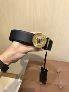 Comes with boutique packaging and the same punch pin as those in boutiques. Real