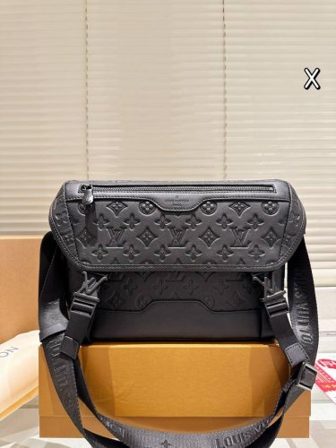 Gift Box Men's Bag Sharing Lv Shoulder Bag Louis Vuitton is very popular now. T