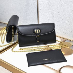 New, comes with box This season's new Dior Bobbyeast-West chain bag is crafted