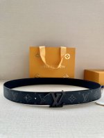 3.4 Wide Lv Trunk Double-Sided Waistband Crafted From Grained Leather For A Mode