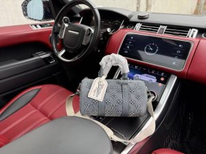 High-end new Louis Vuitton LV shoulder bag. M22762 Louis Vuitton Keepall 25 wit