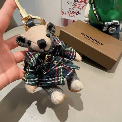 Burberry OEM P bear pendant, Burberry plaid trench coat bear shoulder rivet keyc