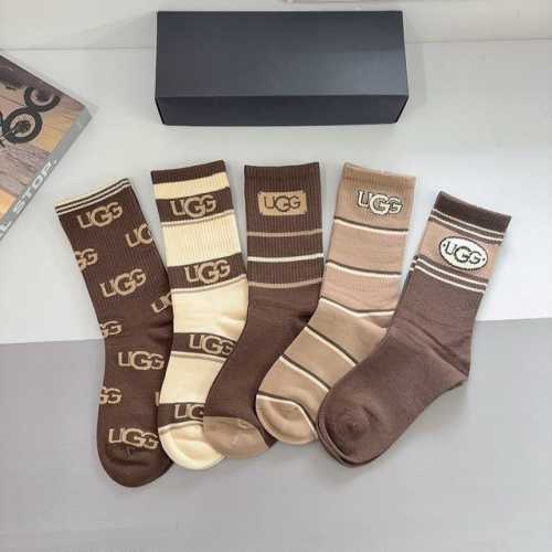 5 pairs of Ugg trendy high-quality long socks per box, including packaging. A m