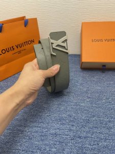 Louis Vuitton Classic Original Quality, Lychee-Textured Embossing Paired With Or