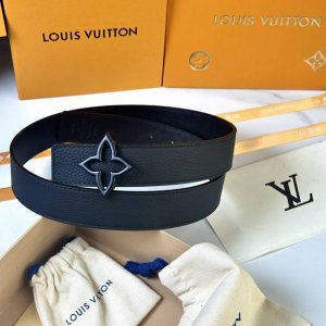 L0Uis Vuitt0N Original Lvjia Waist Belt, 35mm wide. The belt features a lychee-p