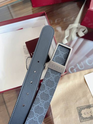 Reversible Belt with Rectangular Buckle The iconic Gg pattern continues to enha