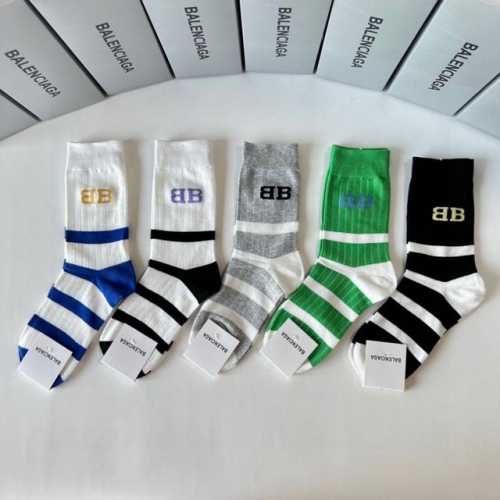 Special packaging for Balenciaga's new mid-length slouch socks! Five pairs per b