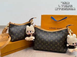 Airplane box Lv crossbody bag underarm bag Versatile classic exquisite one Vers
