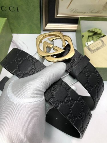 Comes with full gift box. Gucci: Original single-layer cowhide leather with G-si