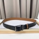 New Burberry belt, Italian grained leather, featuring a buckle and brand logo de