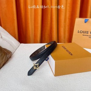 Louis Vuitton: Classic original quality, classic print on one side and embossed