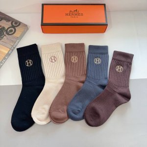 5 pairs of Hermes high-quality embroidered cashmere knee-high socks, a must-hav
