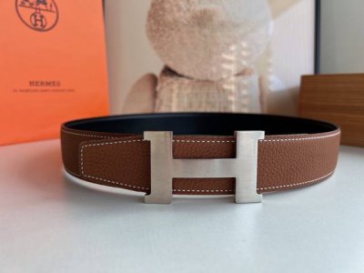 Hermes Men's Reversible Leather Belt, 38mm. Made with the latest boutique leathe