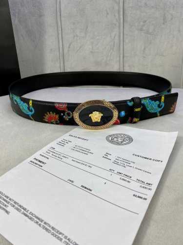 Width 4.0Cm This Versace Palazzo belt is made of cowhide leather and features t