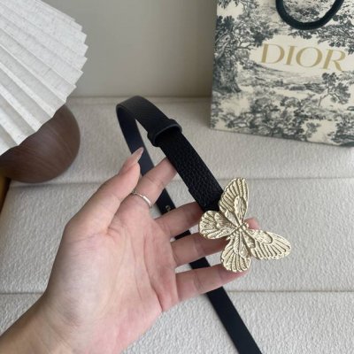 Dior new belt, made of fine top layer leather, soft to the touch, comfortable an
