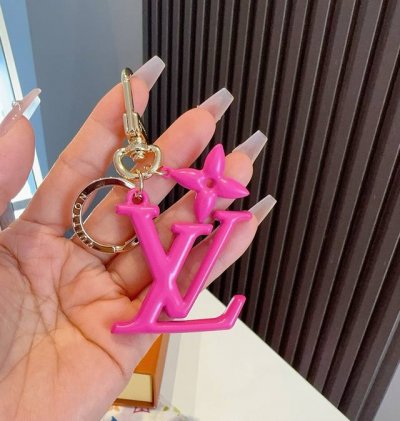 Lv Keychain Enamel Craft Lv Alphabet Pendant Pop Flower Bag and keychain charms