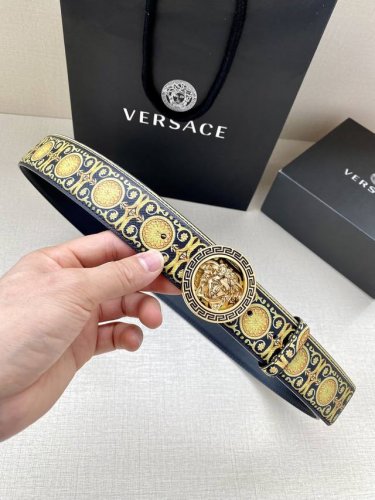 Width 4.0 Cm Versace This Distinctive Leather Belt Is Crafted With A Royal Rebel