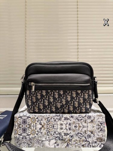 Cowhide version Dior Oblique Safari men's messenger bag A perfect commuter bag f