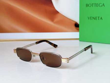 Bottega Veneta Model - Click Image to Close