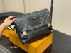 With folding box Size: 28*25Cm Lv Men's Messenger Bag Voyager Messenger Bag The