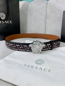 Width 4.0 Cm Versace This classic Versace belt is made from soft calfskin leathe