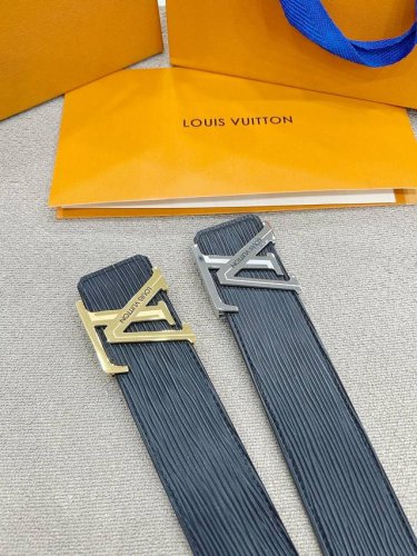 - Comes with Louis Vuitton's exclusive packaging. High-end quality. Synchronize