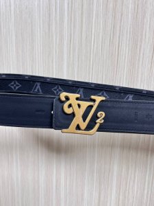 4.0mm wide black floral pattern with raised detail, calfskin sole, classic Dape