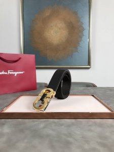 Comes with full packaging. This 3.5cm Salvatore Ferragamo Italian men's belt is