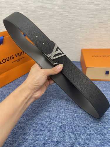 Louis Vuitton Classic Original Quality, With A Textured Leather Base And Origina