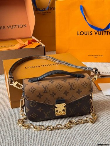 Replica cowhide and all-steel Lv Pochette Metis East West Mini new messenger bag