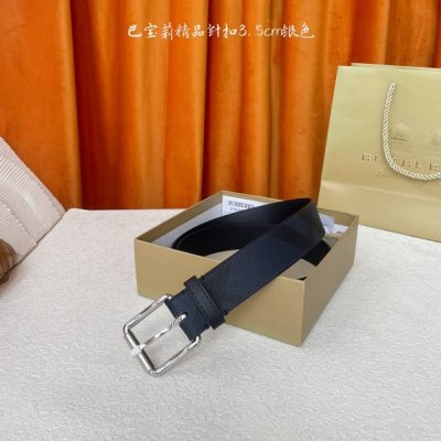Burberry smooth leather belt with exquisite pin buckle embellishment, featuring