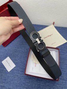 Brand: Ferragamo, 3.5cm. Description: This belt, crafted from natural grain leat