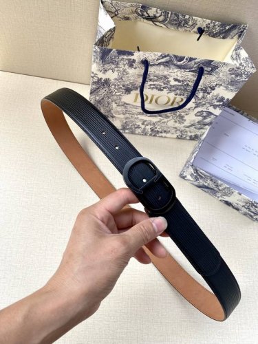 Width 3.5Cm This Dior belt buckle features the "Cd" logo and is crafted in metal