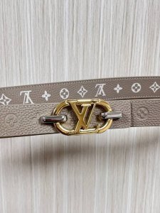 New for the season, this belt is crafted from luxurious calfskin and Monogram c