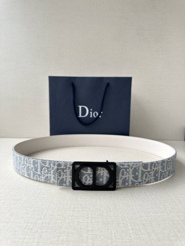 Width 3.5Cm Dior Inspired By The Iconic Bag Of The Same Name The Montaigne Belt